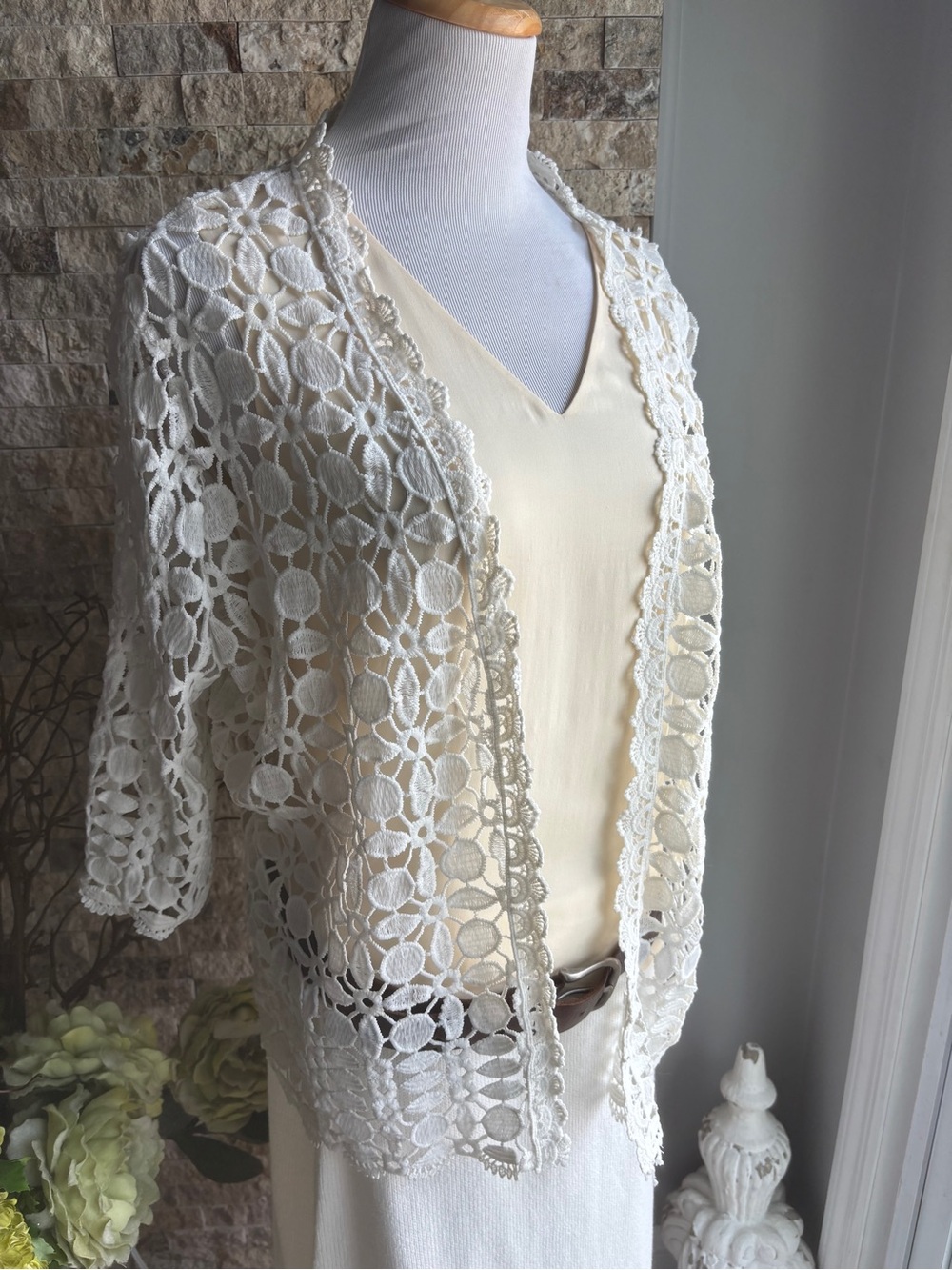 Cream Crochet Openwork Capelet – Lightweight Layering Cape